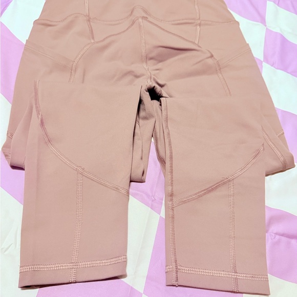 Victoria Sport Knockout High-Rise Capri Leggings - Rose Mauve - XS - Picture 14 of 16